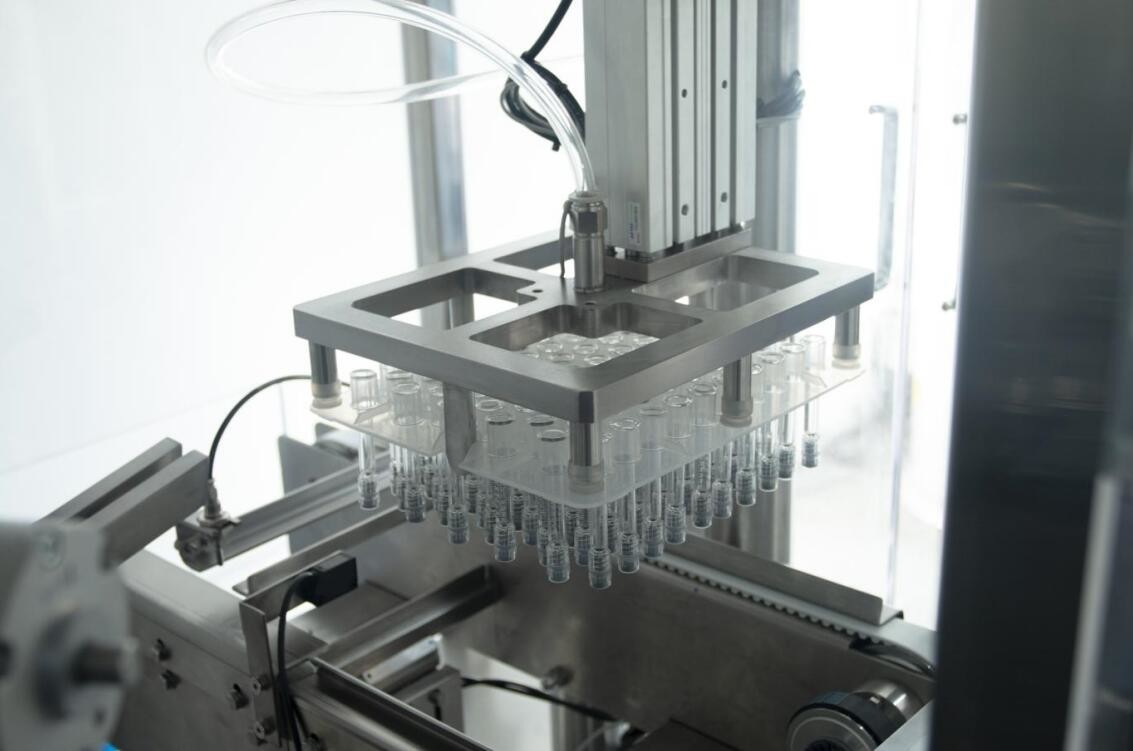 Automatic Prefilled Syringe Filling and Plugging Machine 1088*858*1800mm