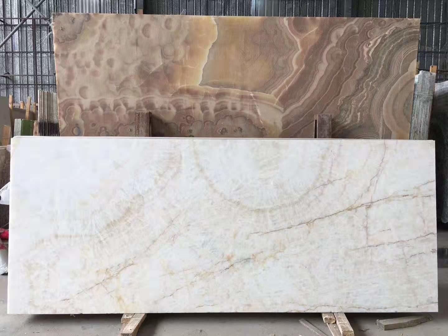 Onyx 70*26" 20mm Marble Slab Flooring With Khaki Brown Veins