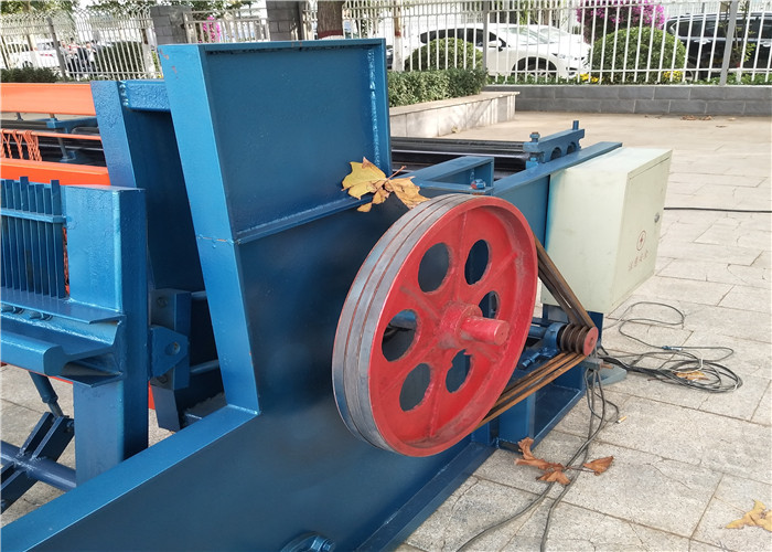 Hydraulic Semi Automatic Crimped Wire Mesh Machine 2m / 2.5m Type 2500 Kg