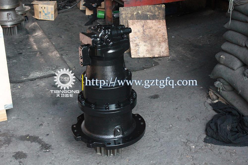 M2X146 Excavator Swing Device Swing Motor Assy For Hitachi EX200-5
