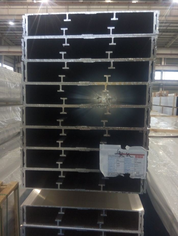 6061 T6 Aluminium Extruded Profiles 5230MM Long Used As Contruction Industry