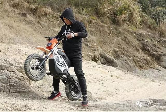 Sports Style Two Wheeled Electric Bike Scooter 41km/h 48V 800W