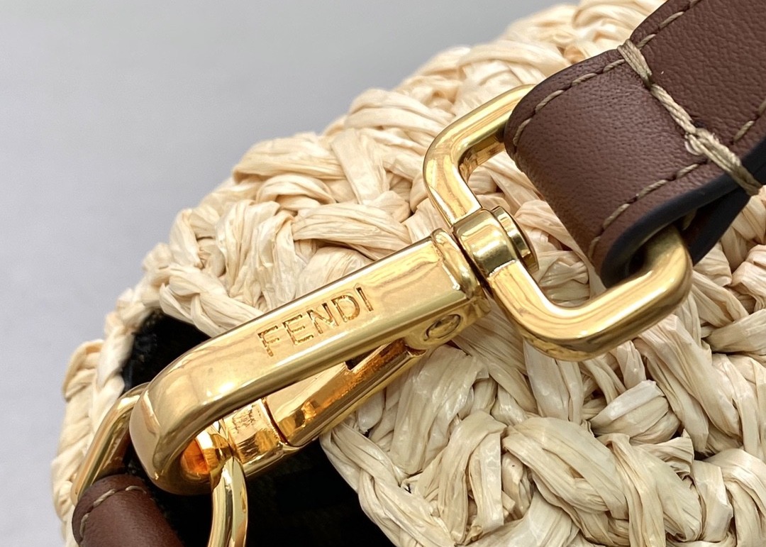 Newest Classic Baguette model Bag Straw Weaving Series Of Pure Hand Woven Handbag Lazy French Style Cross-Body Bag