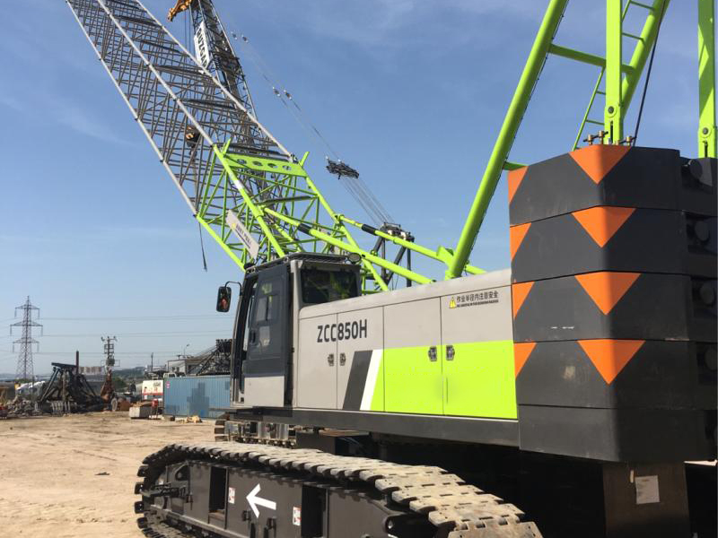 85 Ton ZCC850 Hydraulic Crawler Crane in Construction Lifting Hoisting Machinery