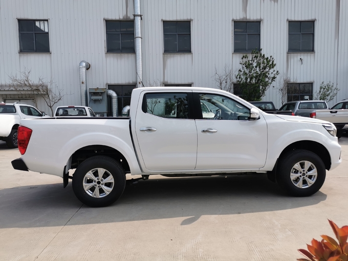 Pickup Truck Diesel 4x4 Dongfeng Nissan 2WD ＆ 4WD Off-Road Double Cabin Manual & Automatic