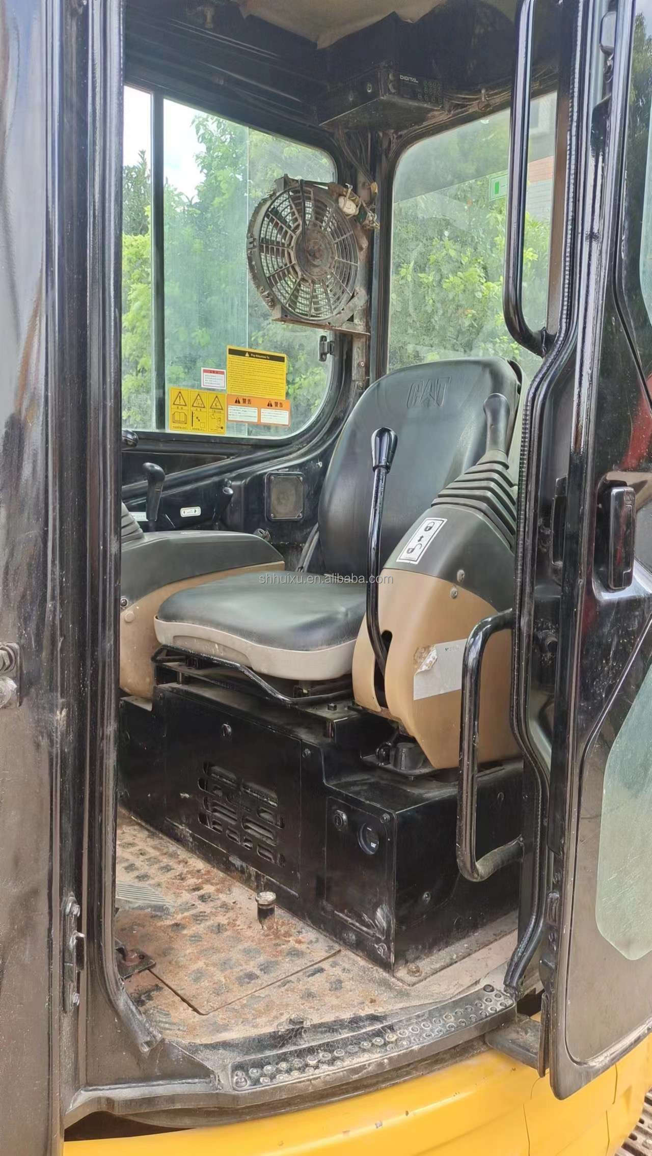 EPA used mini excavator 1ton 3ton 5ton CAT301.7 CAT303 CAT303E CAT305 Cheap mini digging machine used CAT303