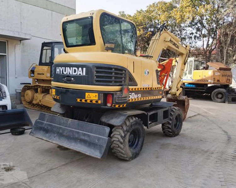 6Ton Used Hyundai R60W Wheel Excavator Yanmar Engine
