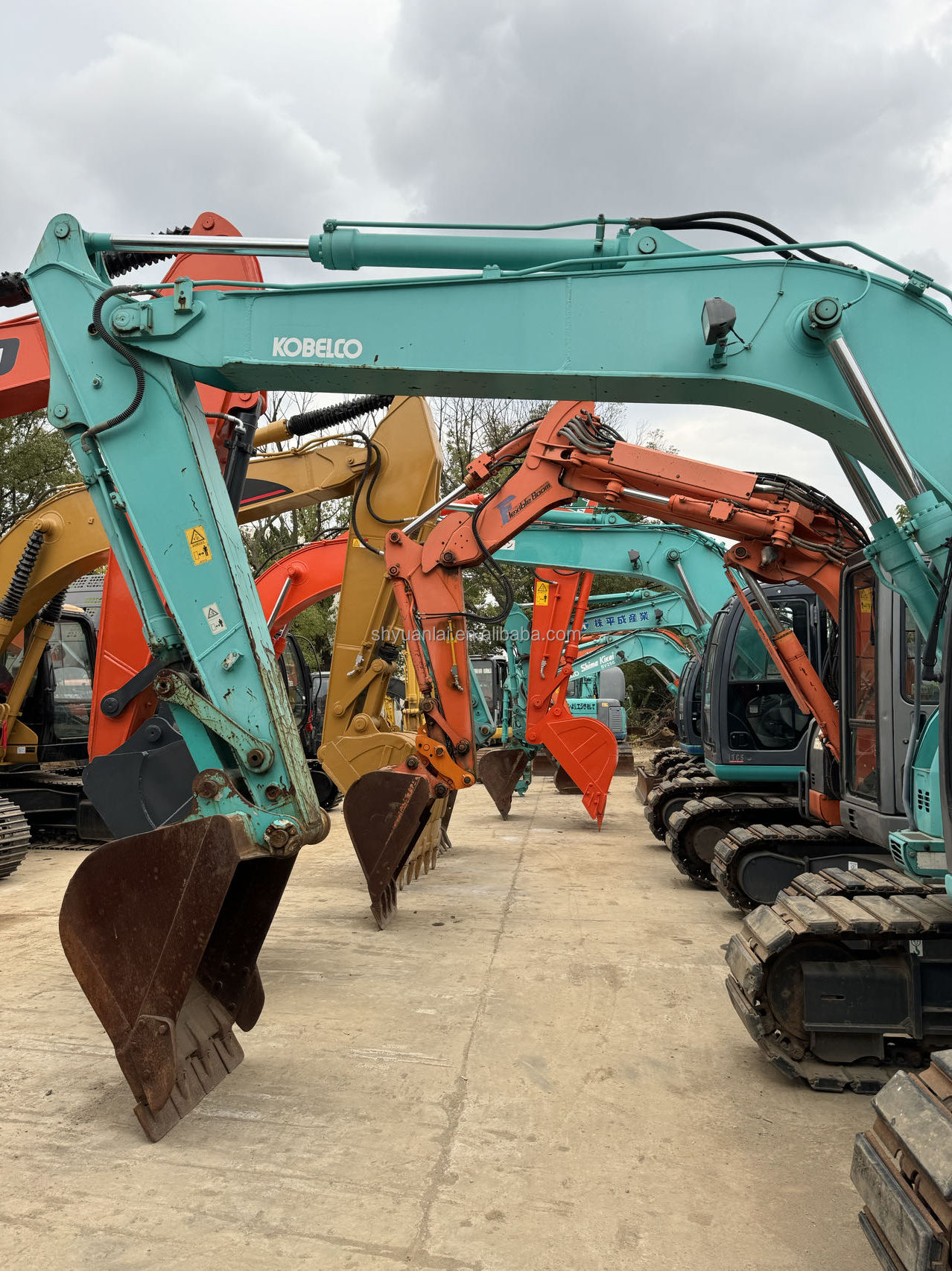 Original Kobelco Excavator SK200 with 0.55m3 Bucket Capacity in Good Condition