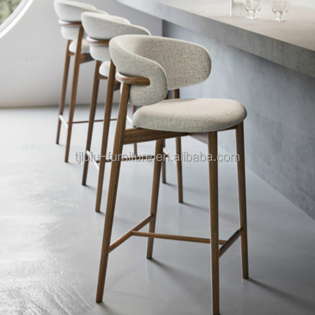 G10 Bar Furniture High Chair Bar Stool in Solid Wood for Seating