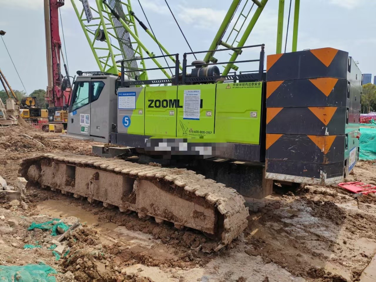 Energy Efficient 85Ton ZCC850V Lattice Boom Crane Safe Operation at Maximum Lifting Height 46m