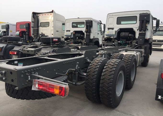 SINOTRUK HOWO Cargo Truck Euro 2 LHD 6X4 336HP HW76 Cabin For Transport