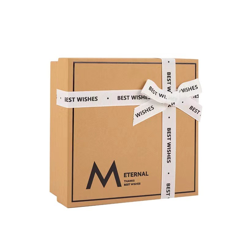 Spot UV / Varnishing Cardboard Gift Box Packaging Box With Ribbon