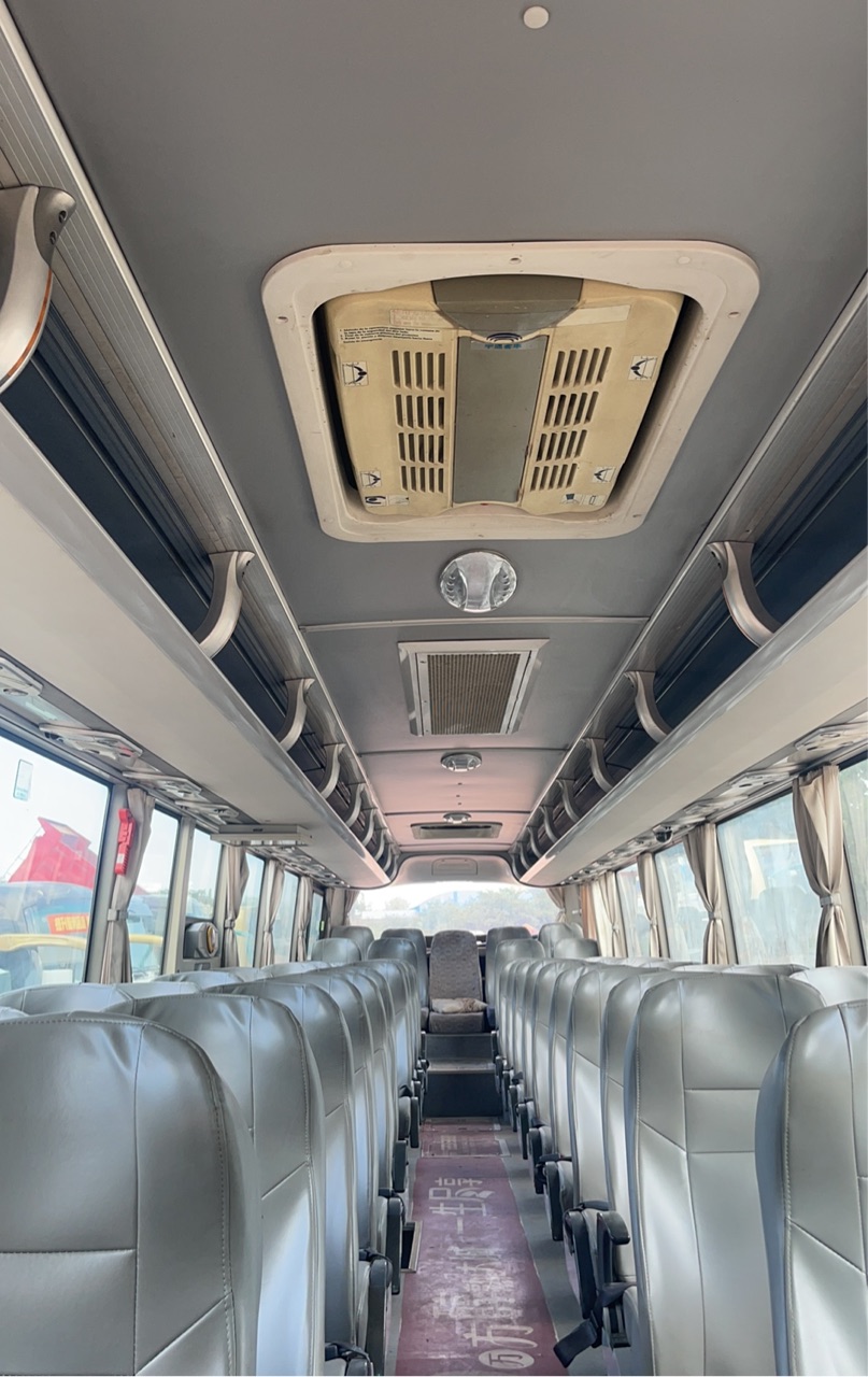 45-65 Seats Second Hand Coach Bus with 4-6L Engine Capacity and Diesel Fuel Type