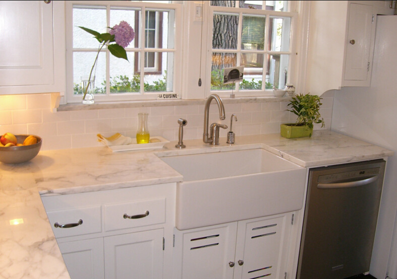 Custom Size White Marble Stone Flooring With 11.5Mpa Bending Resistance