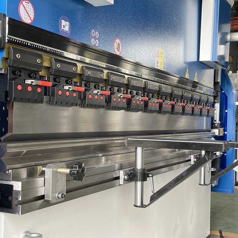 Delem System 4+1+2 Axis Hydraulic Press Brake CNC Bending Machine With DA53T