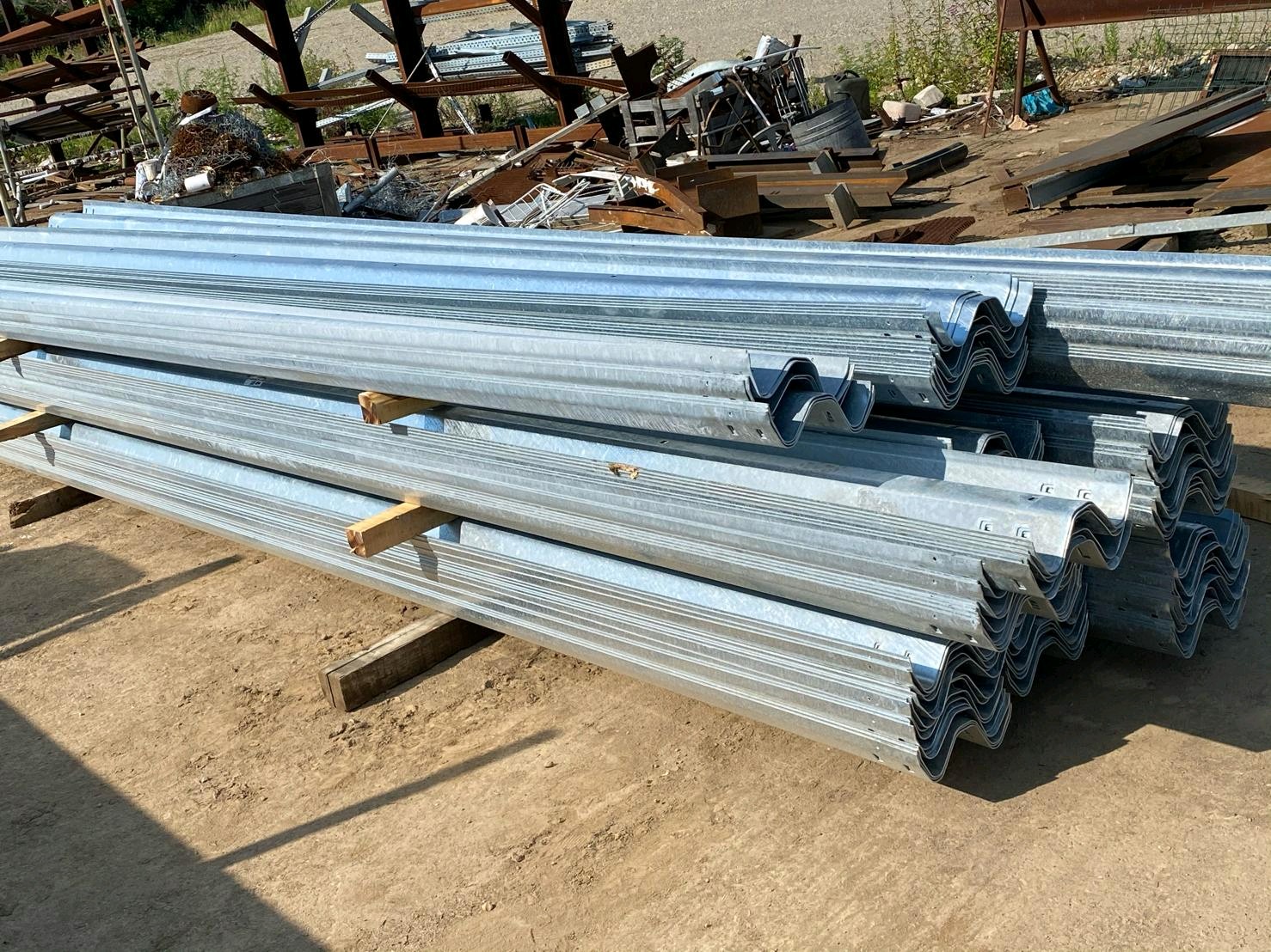 Road Safety Barrier with Q235 Q345 Steel Material and AASHTO M-180 Standard