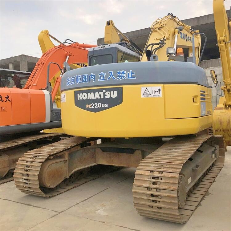 22 Ton Used Komatsu PC228-8 Excavator Crawler Moving Made in Japan with Cummins Engine