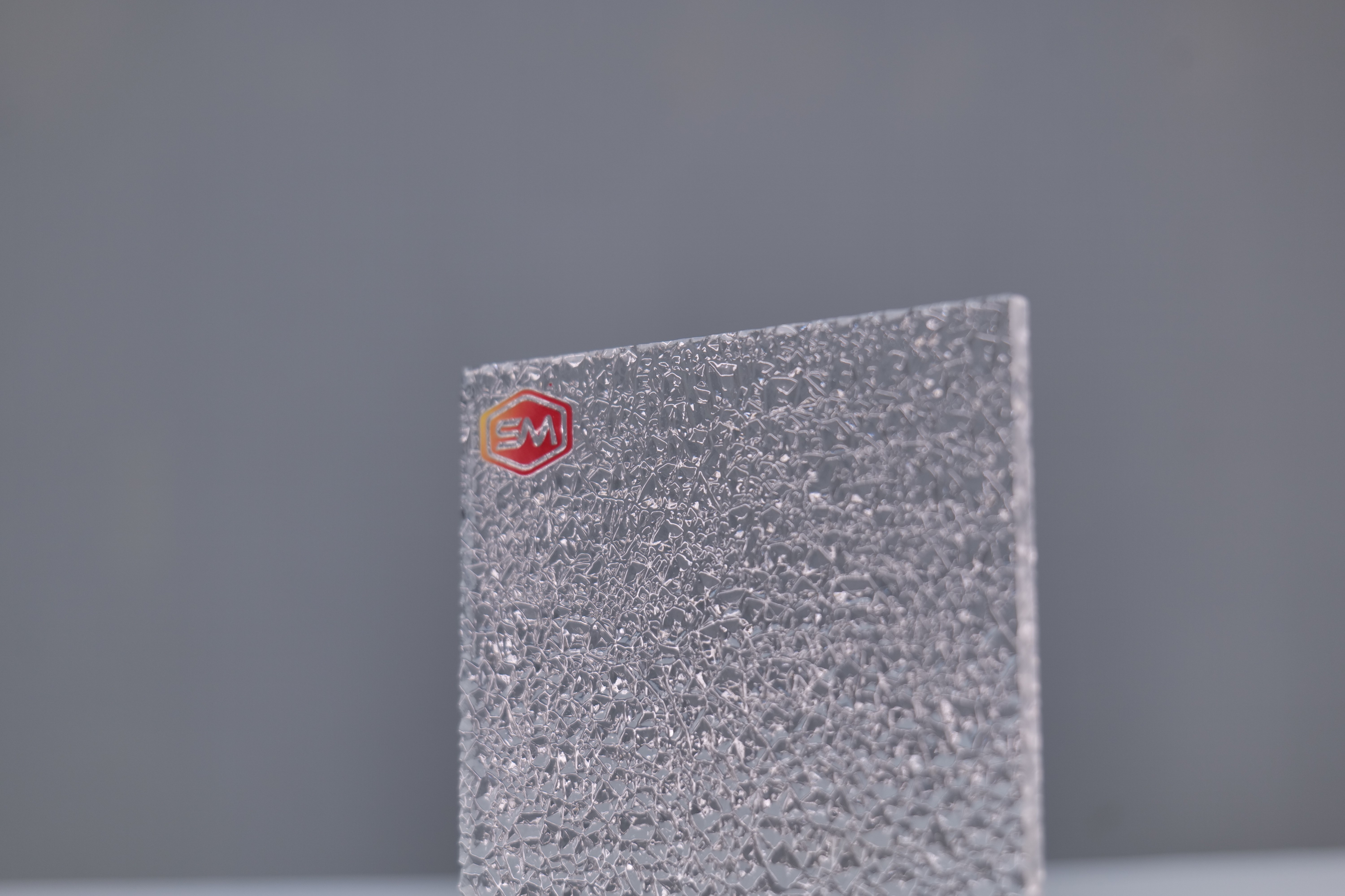 Transparent Textured Acrylic Sheet For High Light Transmittance And Non Yellowing Properties