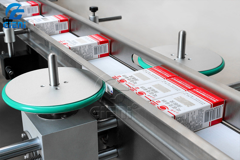 Medicine Pill Carton Labeling Machine SS304 Rectangular Corner Labeling Machine