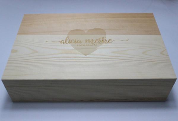 Quality Pine Wooden Crate Large Wedding Gift Box Natural Color With Engraved Logo for sale