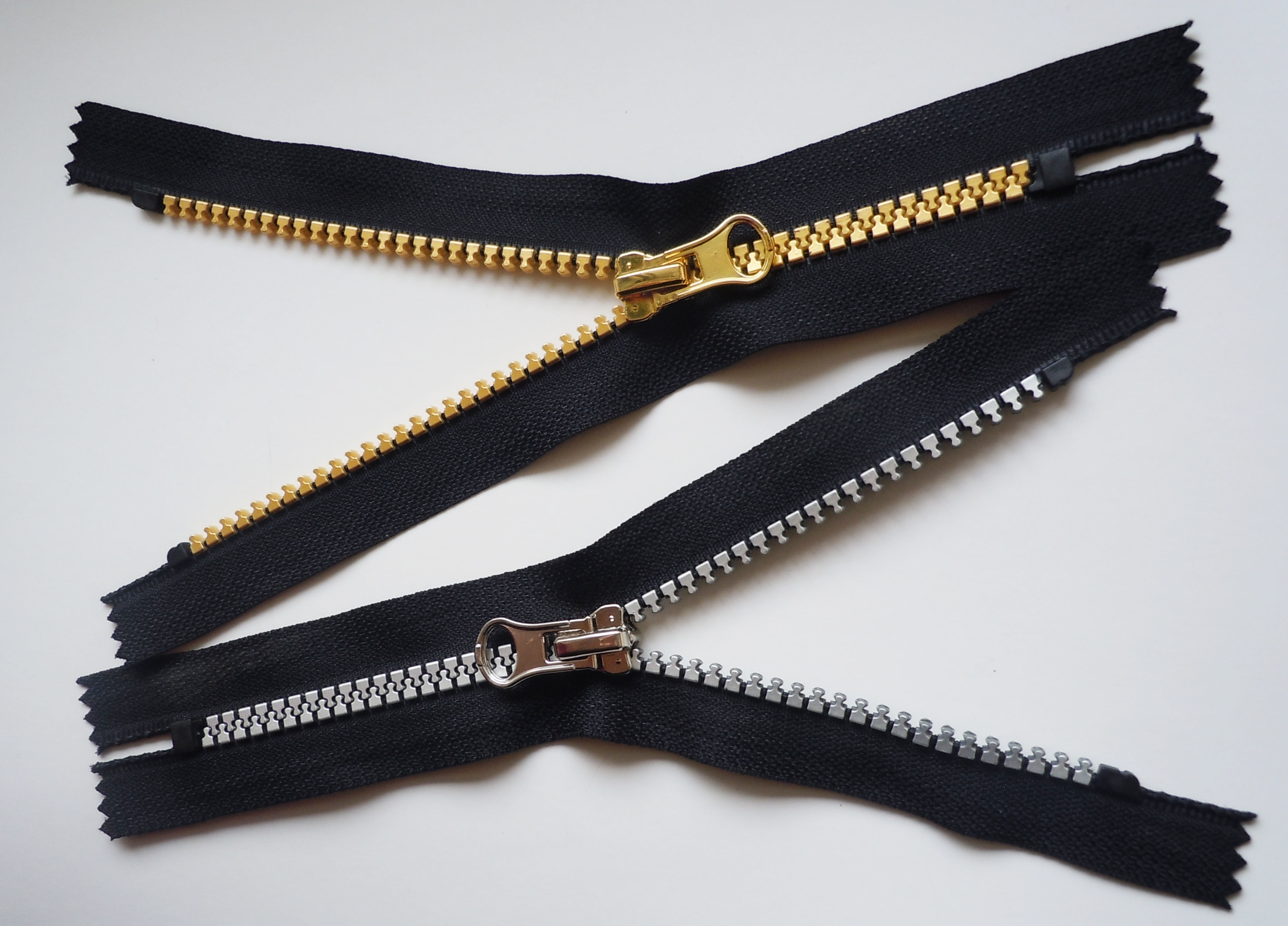 6mm Silver Black Copper YKK Metal Sewing Notions Zippers With Plastic Tape Riri Zipper