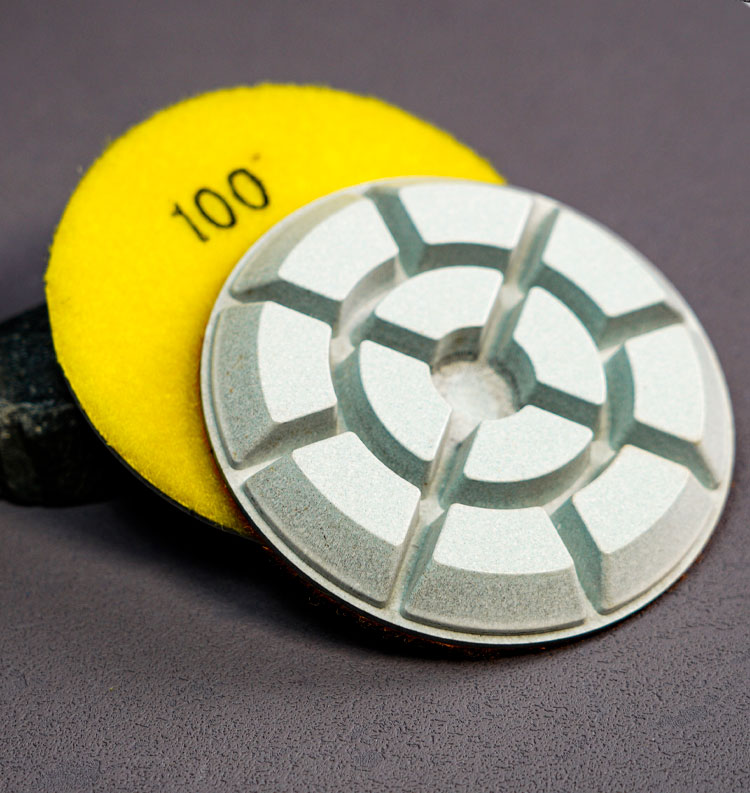 High Working Efficiency Diamond Abrasive Disc for Concrete Fine Grinding in Dark Gray