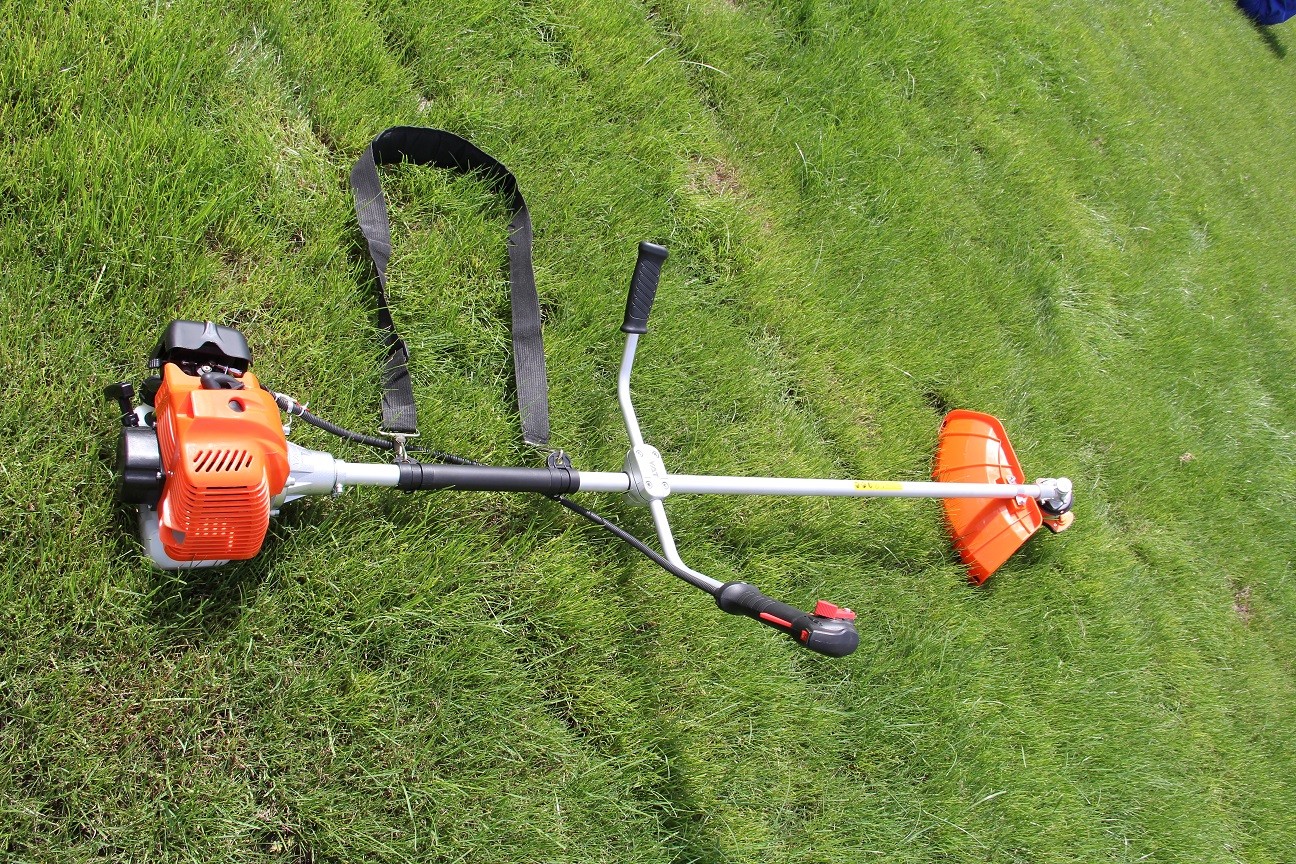 5200 Gasoline Brush Cutter 2800 Rpm Single Cylinder 1200ml Gas Lawn Trimmer
