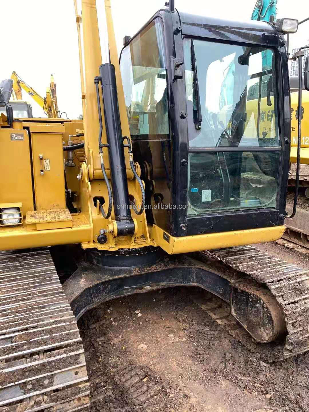 CAT307E second-hand excavator, perfect performance, fast action, low price, two years quality guarantee
