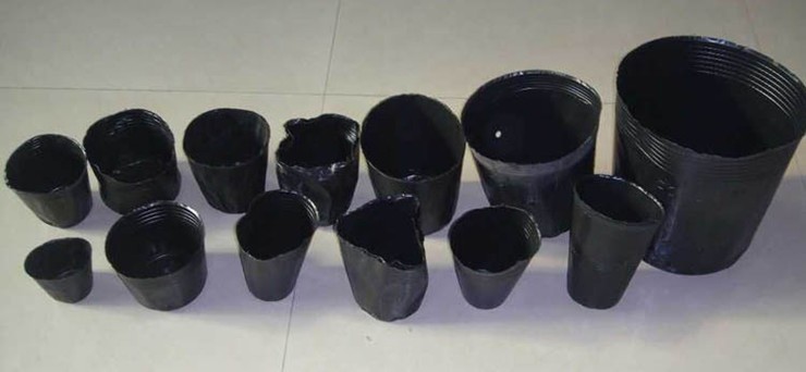 Durable Injection Molded 0.5L HDPE Plastic Flower Pot Black 9cm Top Diameter