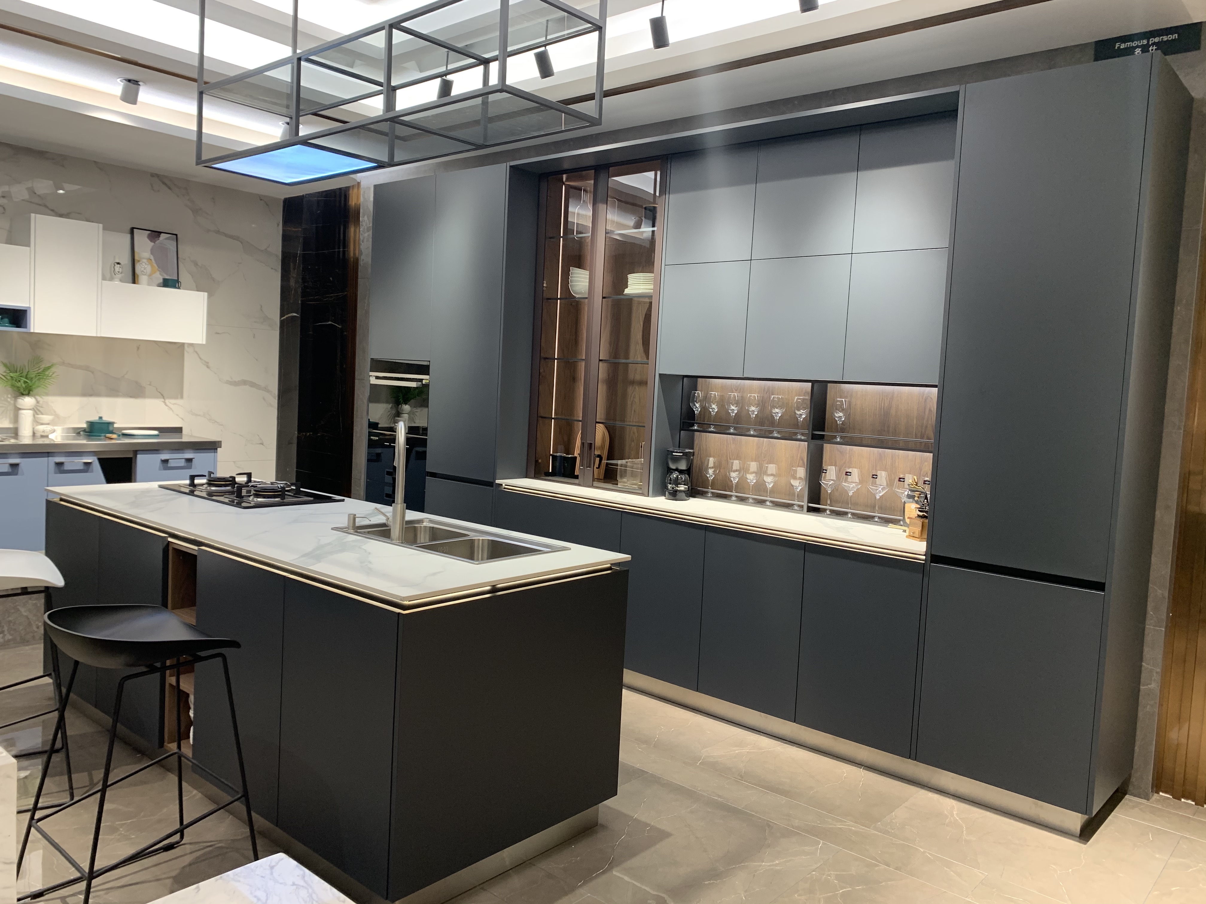 High End Modern 304 Stainless Steel Kitchen Cabinet Furniture Eased Edge