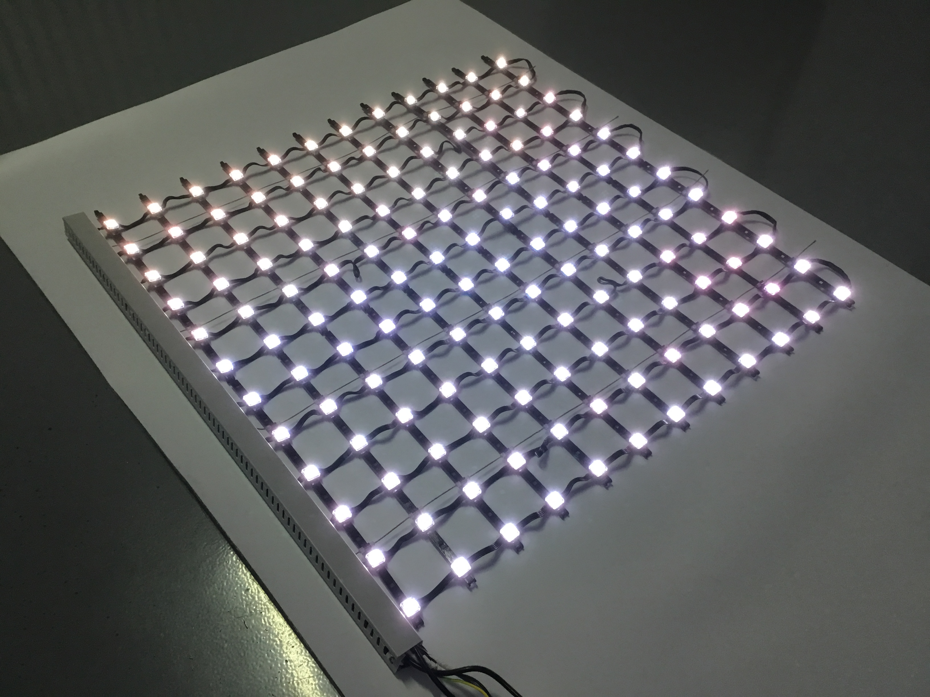 Commercial Buildings Transparent LED Mesh Screen Ip67 Foldable Display
