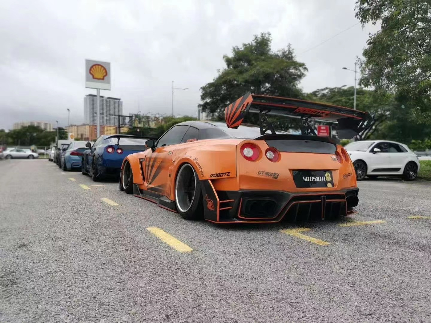 Customized 2022 Nissan Body Kit Front And Rear GTR R35 Car Bumper Covers