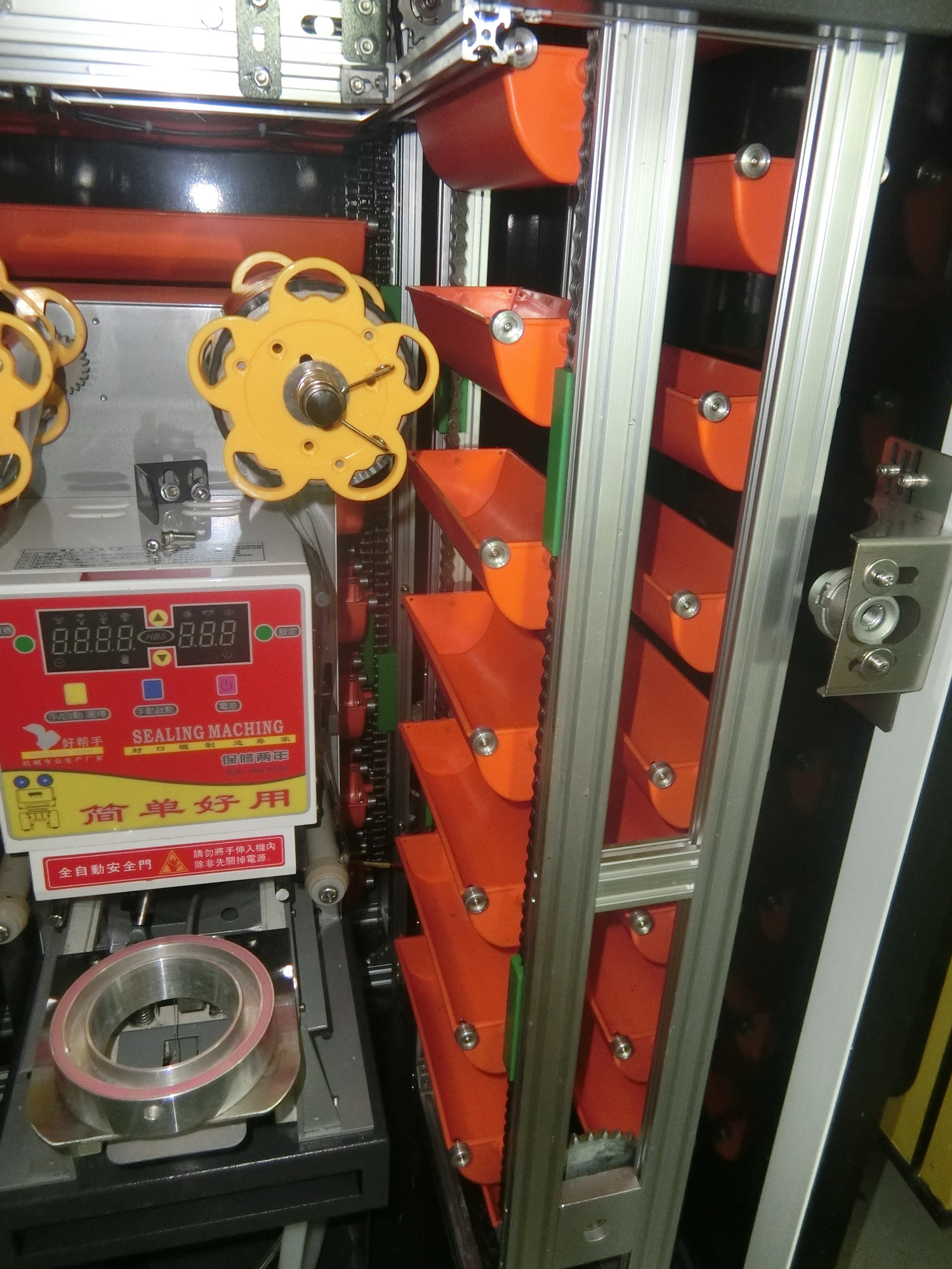 Apple Pineapple Juice Commercial Automatic Fresh Orange Juice Vending Machine Orange Juicer Vending Machine for Sale