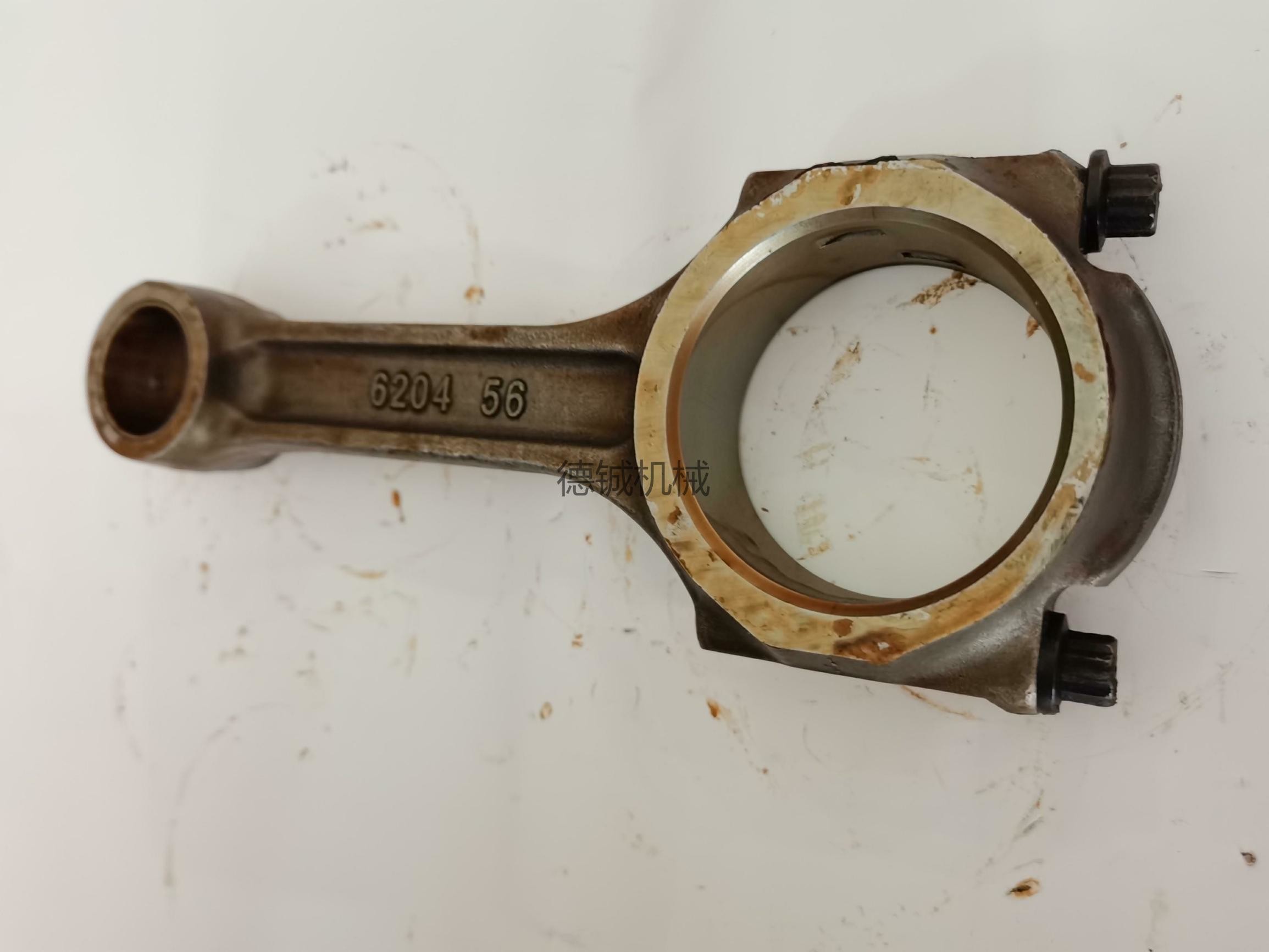 Black Engine Connecting Rod Komatsu 4D95/PC60-6 Con Rod Connecting Rod With Piston