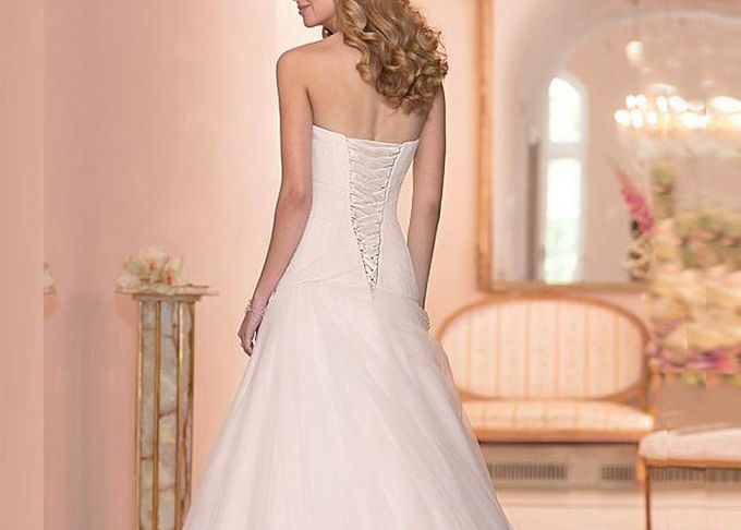 White Strapless Chiffon Mother of The Bride Dresses Beading Bandage Sweep Train