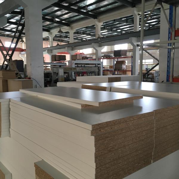 12mm 16mm 18mm Laminated Particle Board For Interior Decoration Sanding Surface