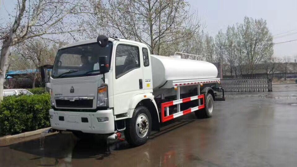 7CBM 12000L Water Spray Truck For Landscape Engineering
