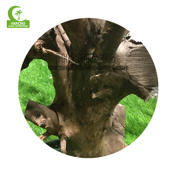 artificial ficus tree