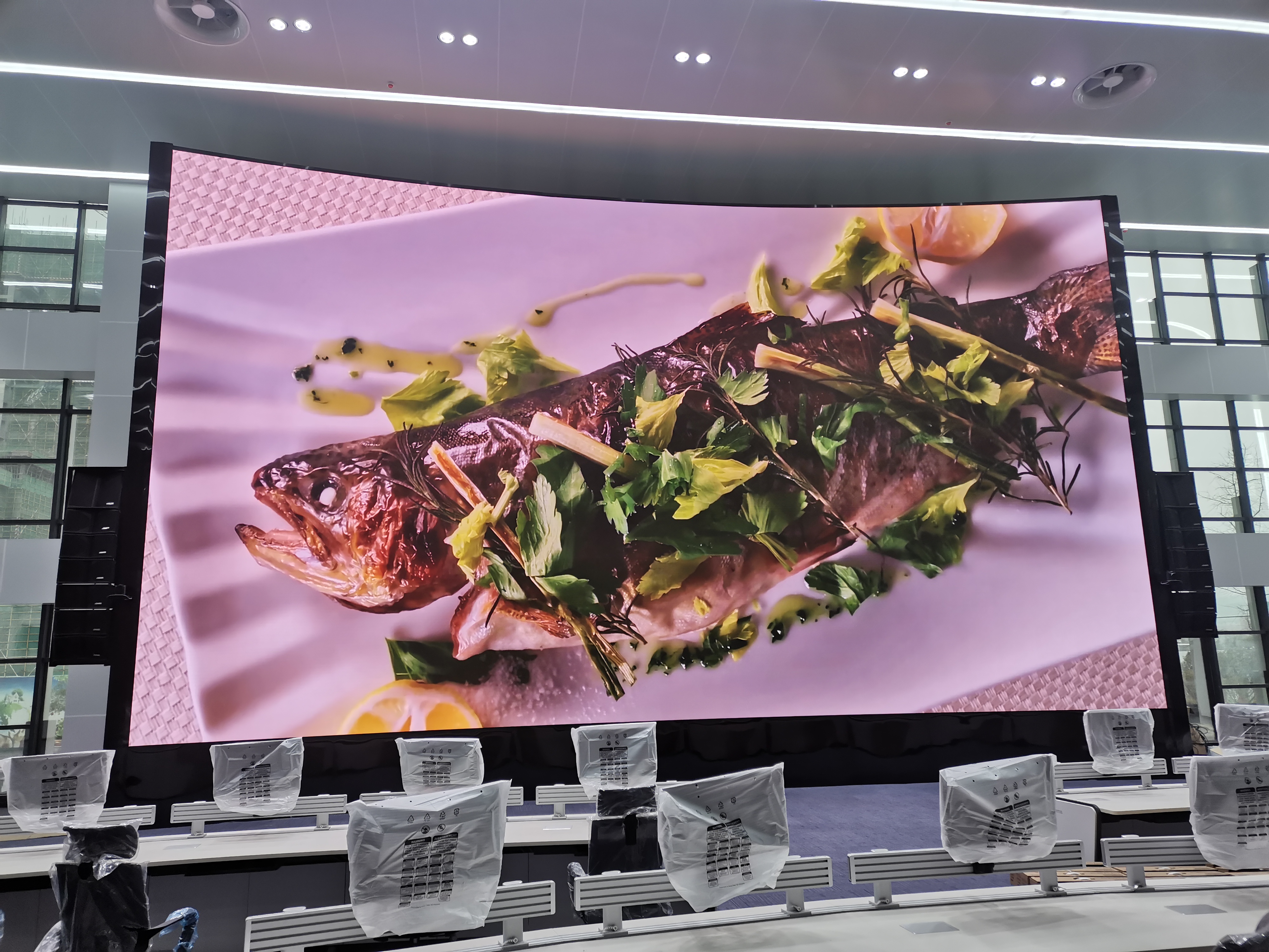 Indoor Fixed Fine Pixel Pitch Led Display Video Wall P0.9 P1.2 P1.5 P1.8