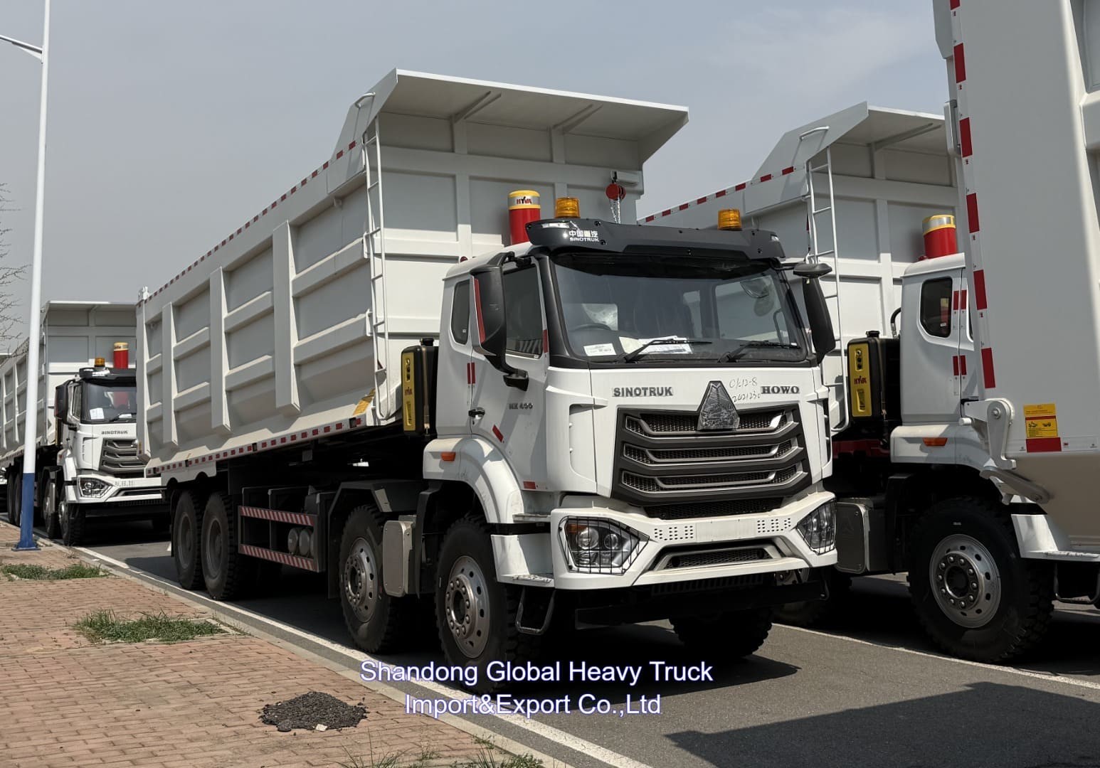 Chinese Sinotruck Howo 400hp Tipper 8x4 Mini 60 Ton Canter new Dump Truck