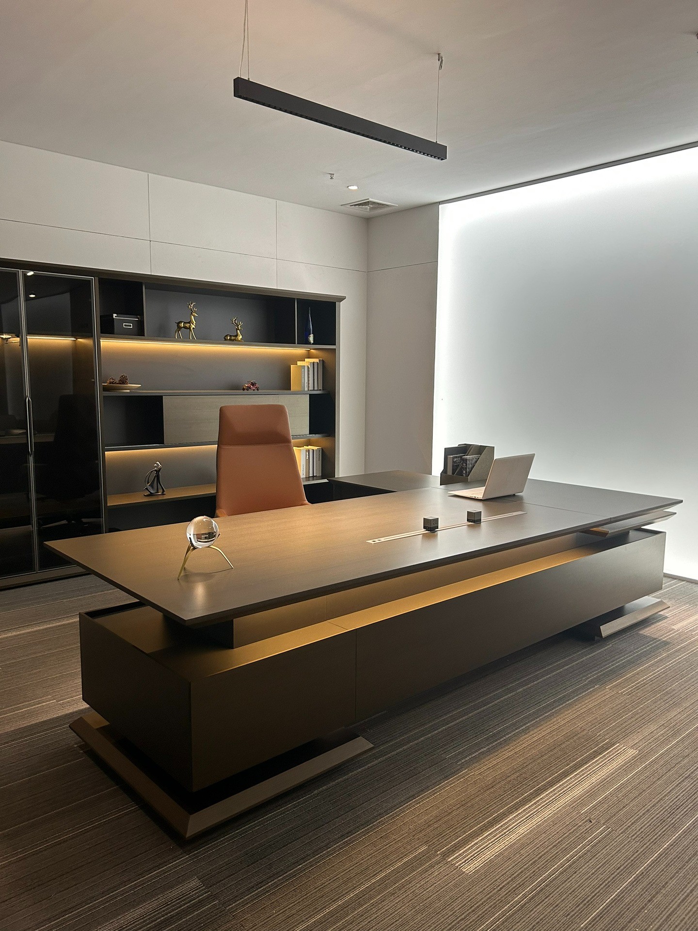 High-End Boss Desk And Chair Set For Listed Company President Desk