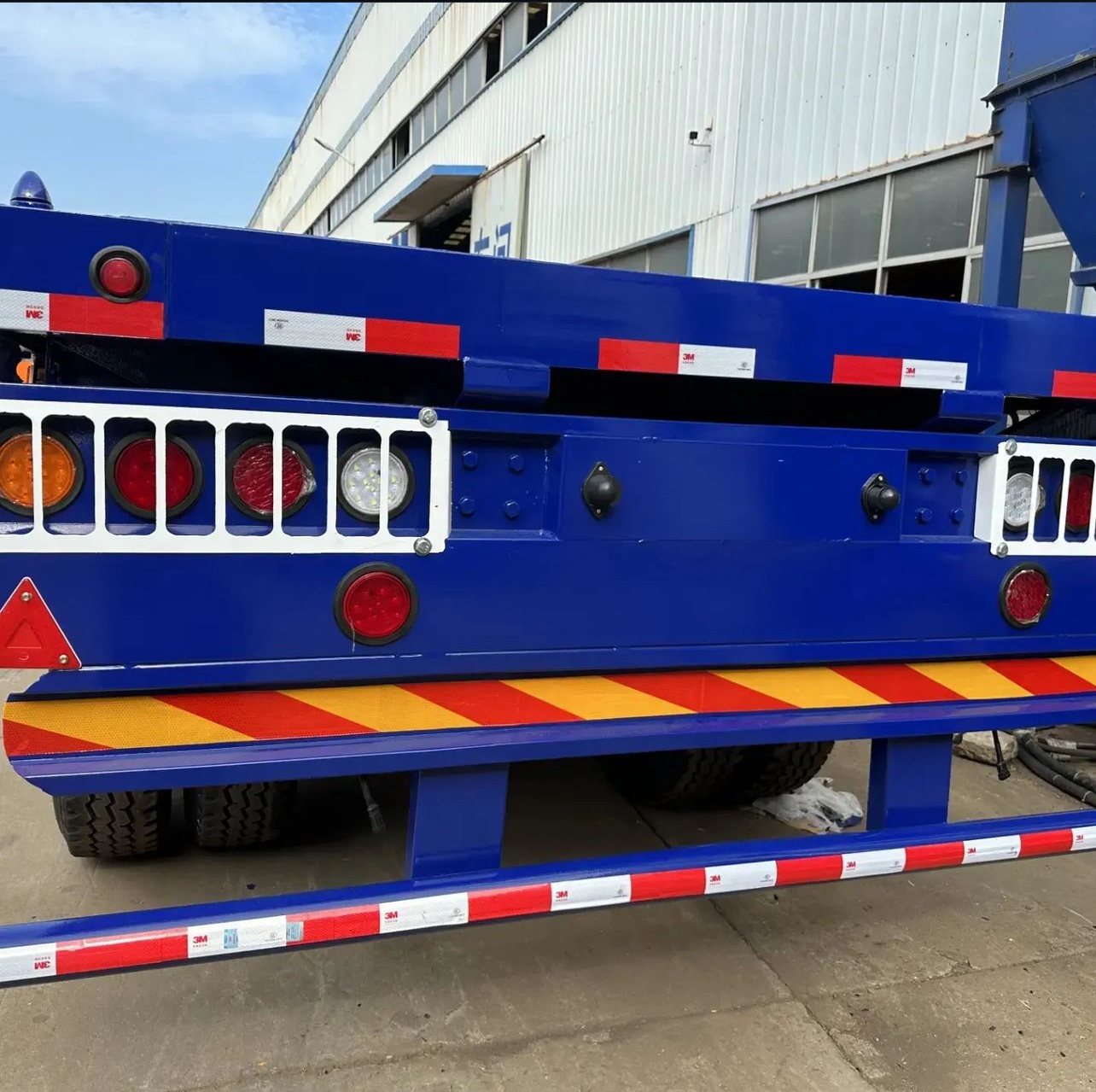 CIMC New 3-Axle Flatbed Skeleton Semi-Trailer Steel Container Truck with Wabco Brake System