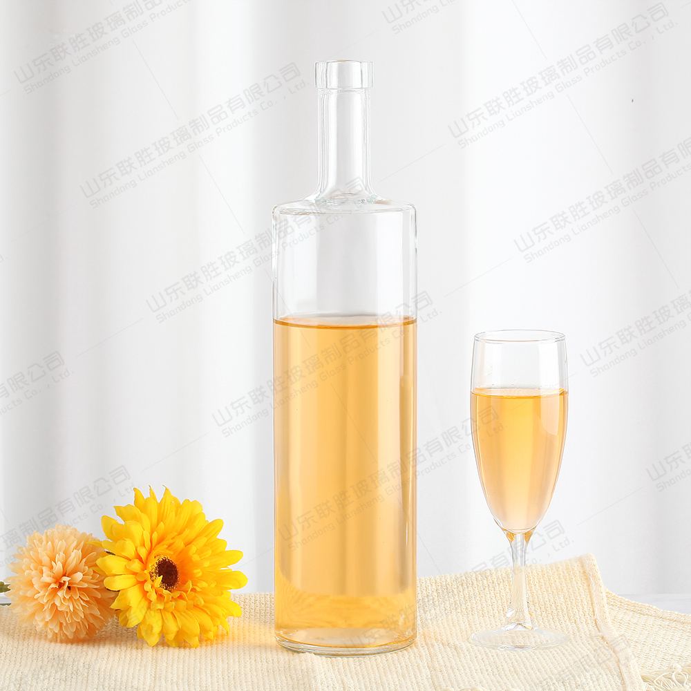OEM ODM Acceptable 500ml Vodka Spirit Whisky Wine Glass Bottle For Liquor