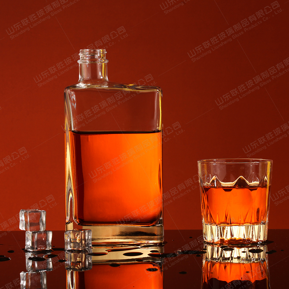 Whisky Guitar Shaped Glass Bottle With Healthy Lead Free Glass Material