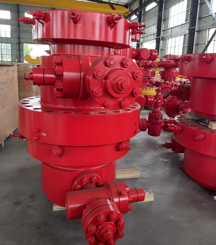 Flanged Connection Christmas Tree Wellhead Threaded Outlet Type
