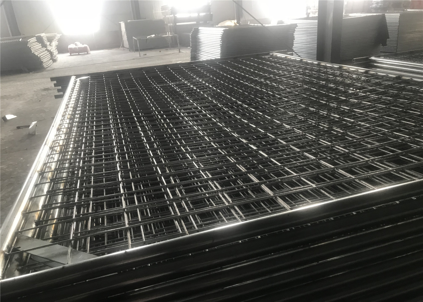 6'x10' temporary chain link fence panels 1½"(38mm) wall thick 15ga/1.80mm mesh opening 2¼"x2¼"(57mmx57mm)