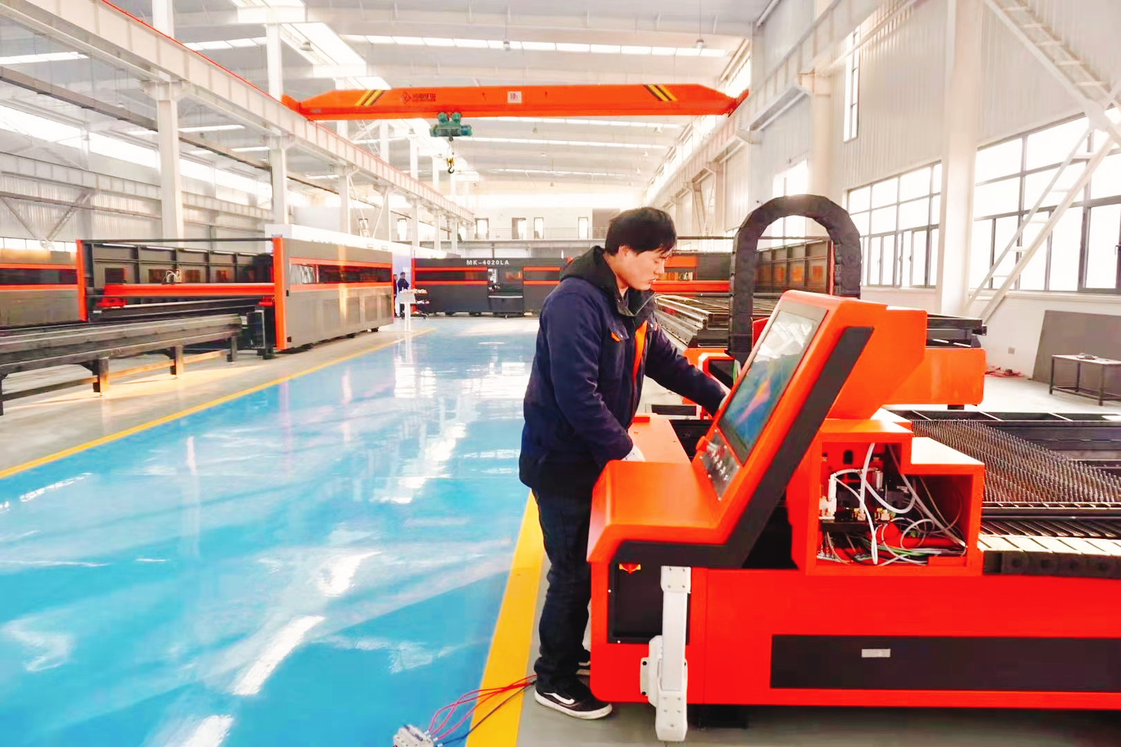 Yaskawa Servo Motor Foster Engraving Model 1 Rachel Steele Tube Video Laser Cutting Machine