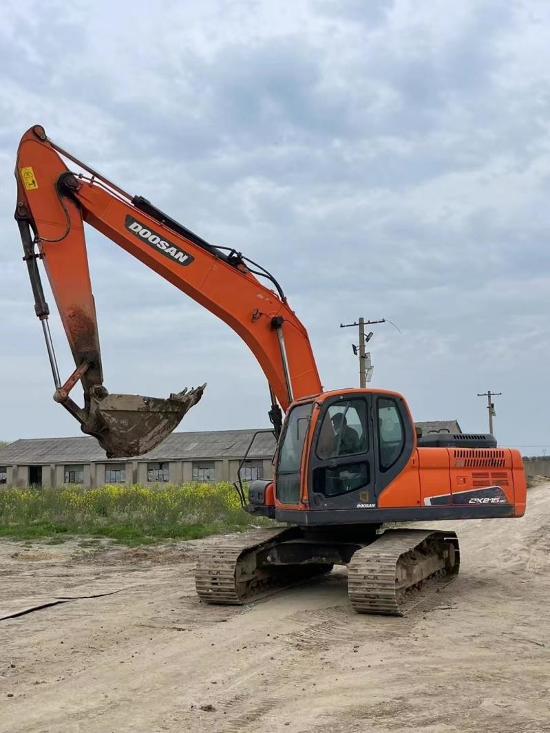 21ton Used Doosan Dx215 Excavator With Bucket Capacity 0.92m³