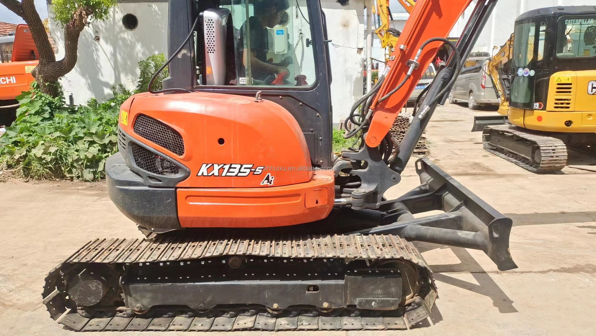 Low working hours second-hand hydraulic excavator Kubota Kx135-5 used excavator Handy excavator price