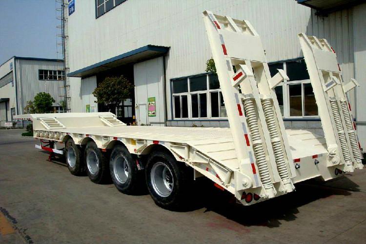 Heavy Duty Gooseneck Flatbed Trailer , 4 Axle Lowboy Semi Trailer 80 - 85 Ton